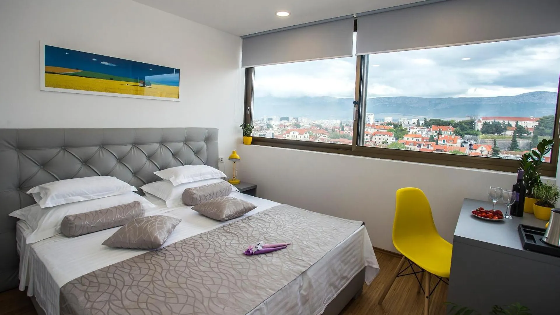ספליט Royal Suites-Sky 4*,