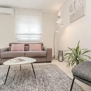 Apartamento Karla Zadar