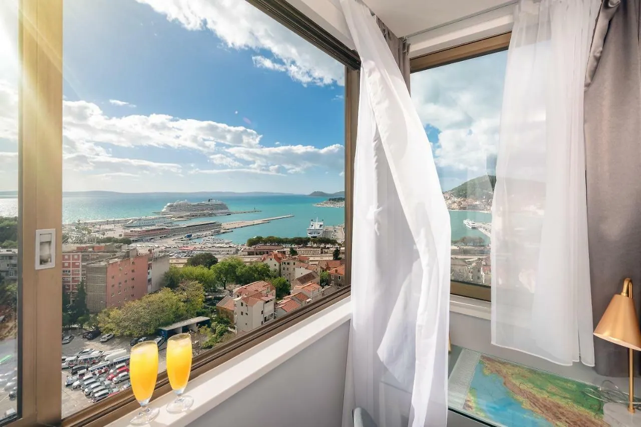 Royal Suites-Sky 4*, Split