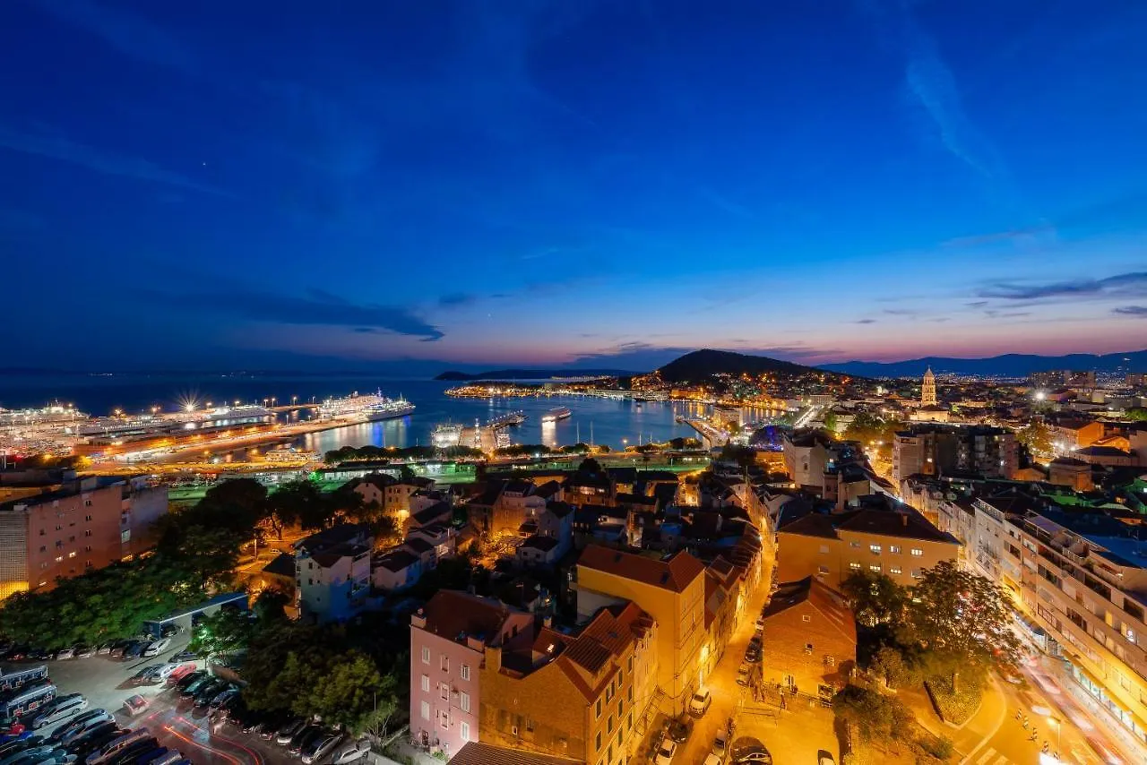 Royal Suites-Sky 4*, Split