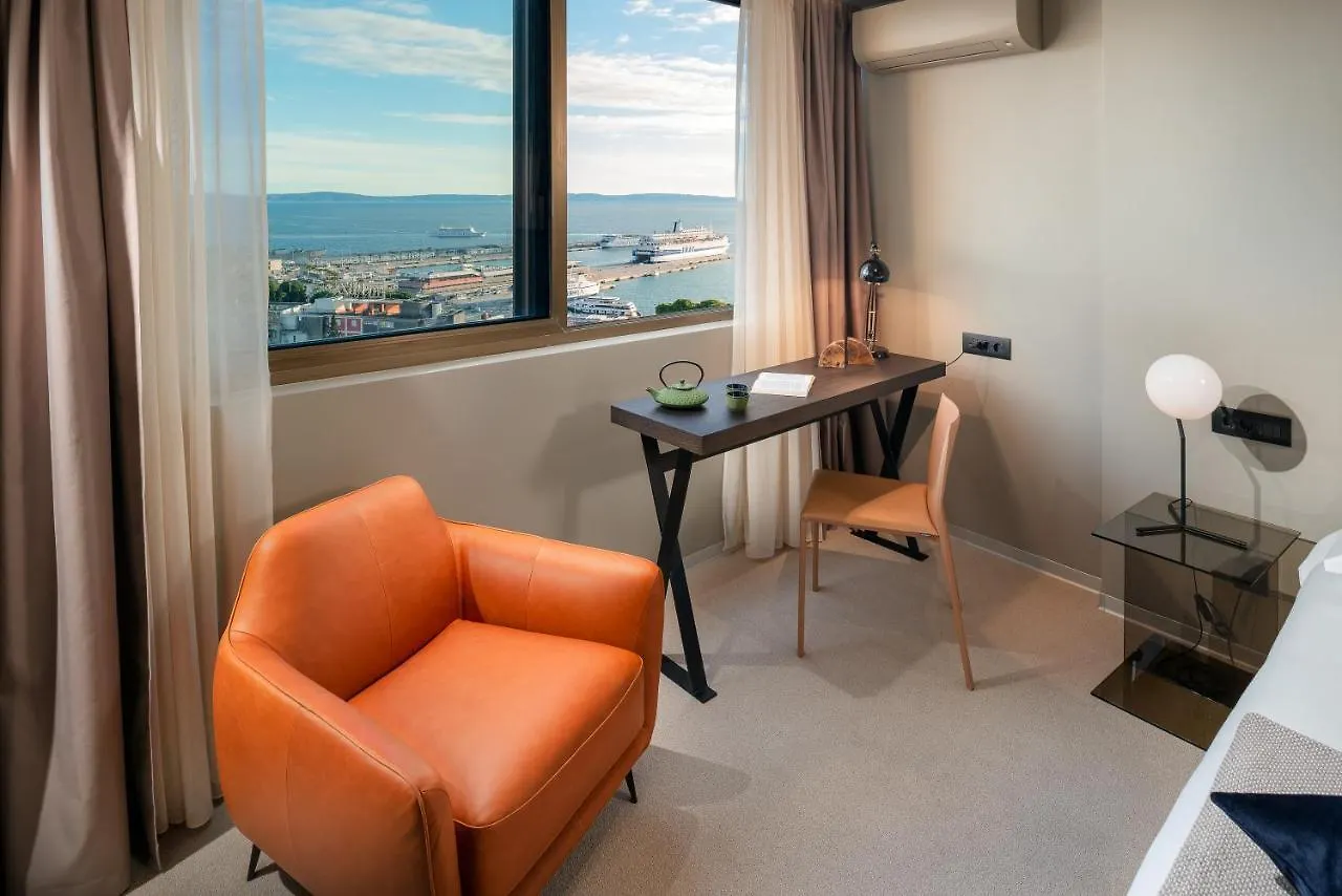 Royal Suites-Sky